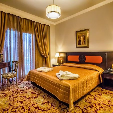 Kouros Hotel Dráma エクステリア 写真
