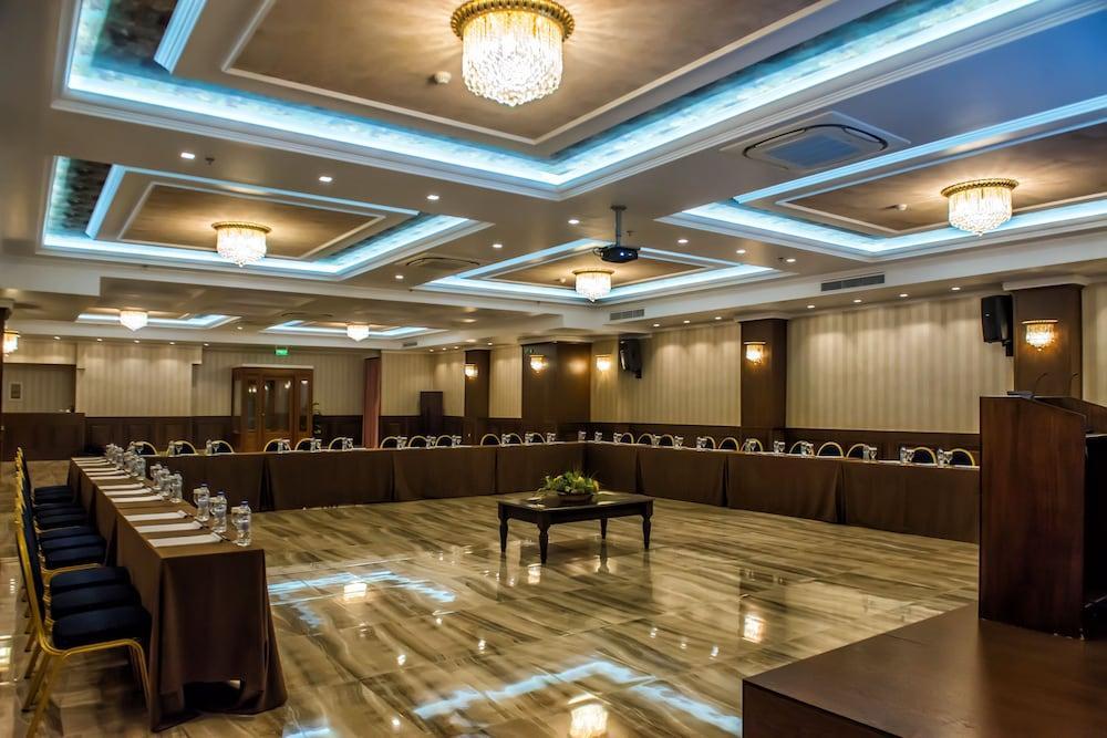 Kouros Hotel Dráma エクステリア 写真