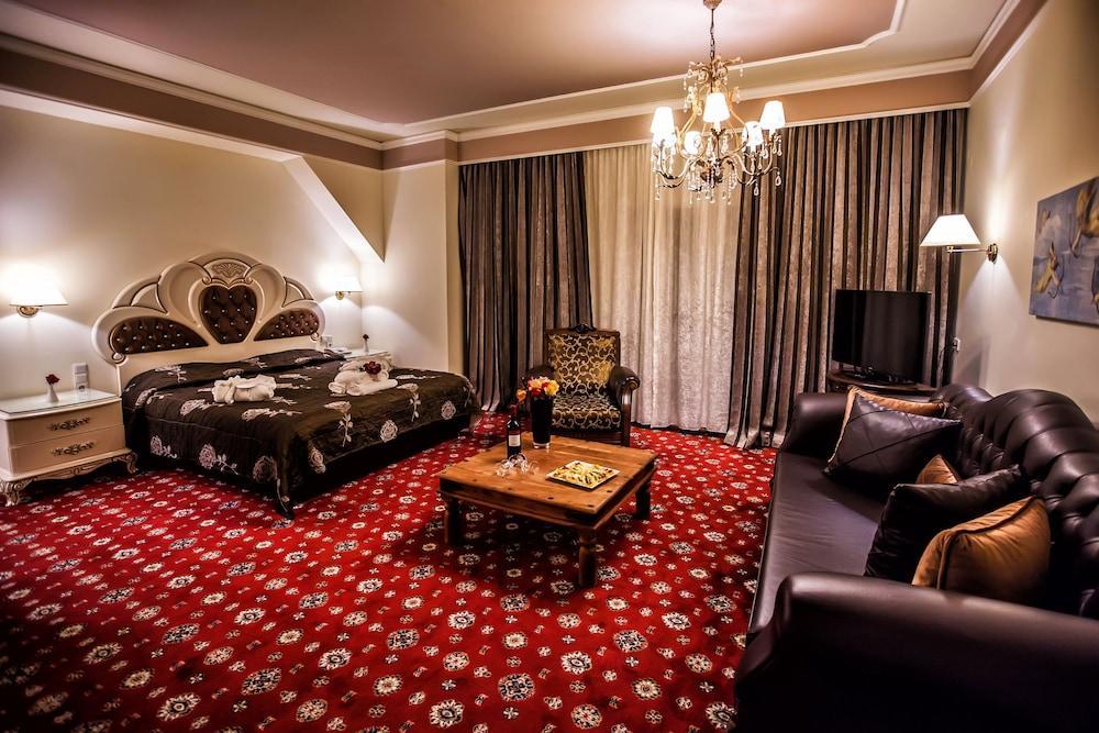 Kouros Hotel Dráma エクステリア 写真