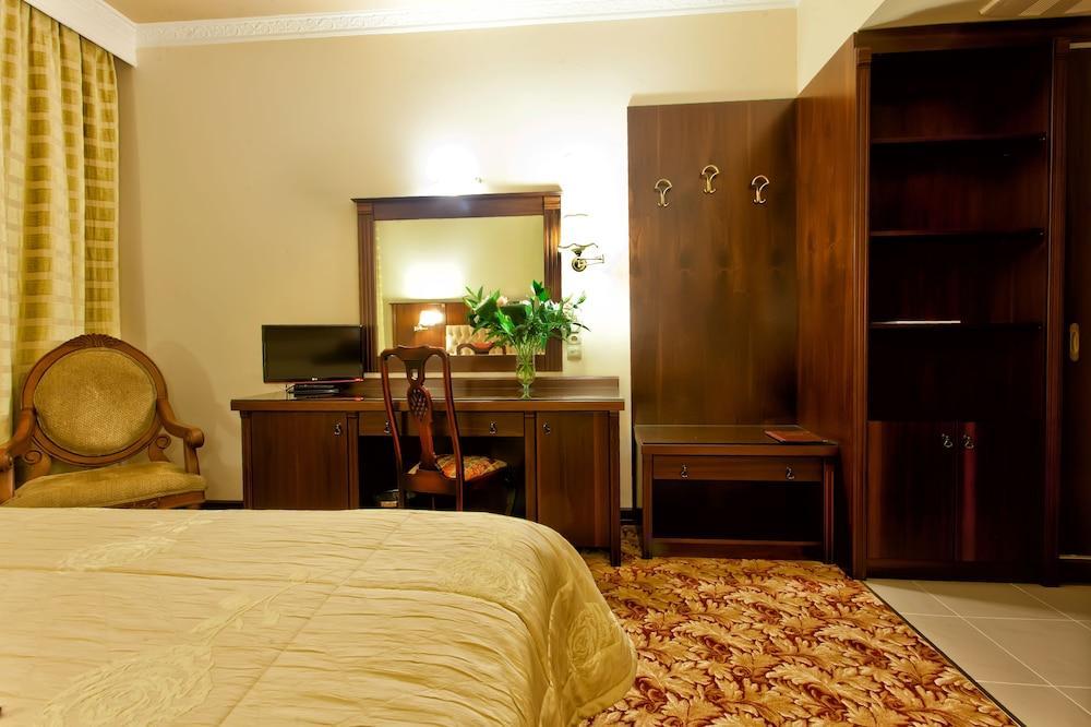 Kouros Hotel Dráma エクステリア 写真
