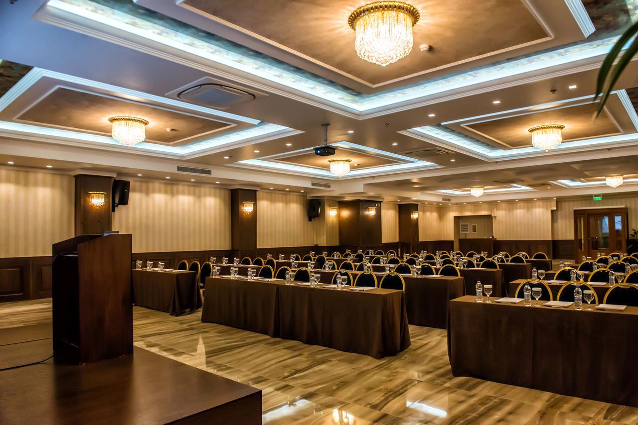 Kouros Hotel Dráma エクステリア 写真