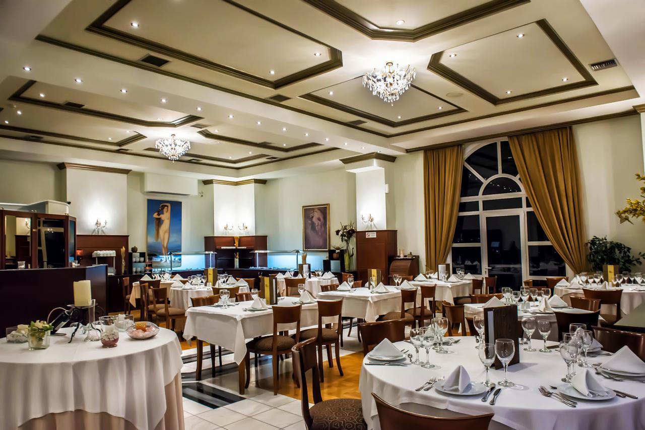 Kouros Hotel Dráma エクステリア 写真