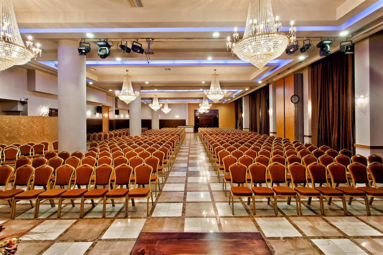 Kouros Hotel Dráma エクステリア 写真